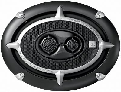 Parlante JBL T 696  6"x 9" Pulgadas 600W (pico) 150W (rms) PAR